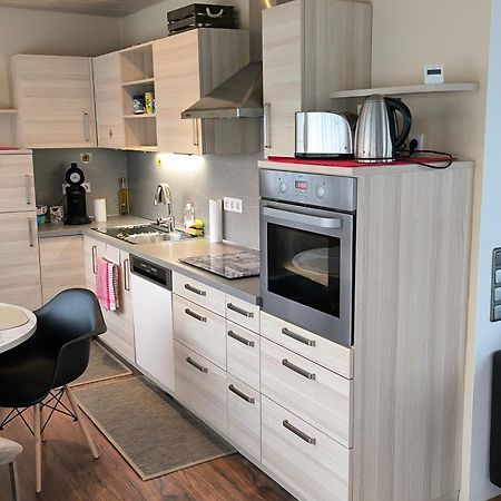 Im Herzen Von Wiesdorf- Blick Auf Das Bayer-Kreuz -Appartement Mit 2 Schlafzimmern-Fuer 3 Personen -Zentral Gelegen - Friedrich Ebert Platz 5A , 4Te Etage - Dachterrasse Und Sauna - Kaution Pflicht - Leverkusen Kültér fotó