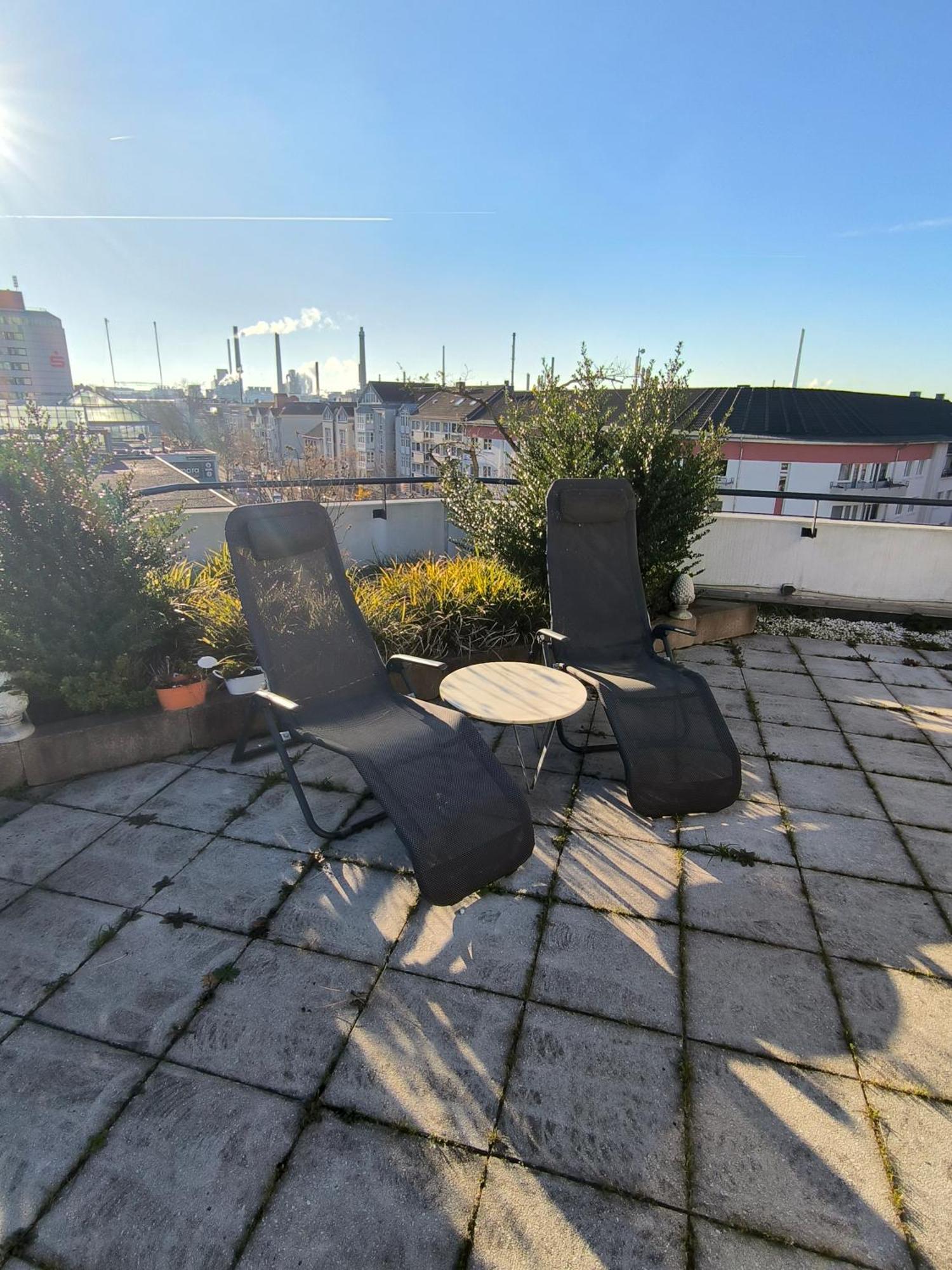 Im Herzen Von Wiesdorf- Blick Auf Das Bayer-Kreuz -Appartement Mit 2 Schlafzimmern-Fuer 3 Personen -Zentral Gelegen - Friedrich Ebert Platz 5A , 4Te Etage - Dachterrasse Und Sauna - Kaution Pflicht - Leverkusen Kültér fotó