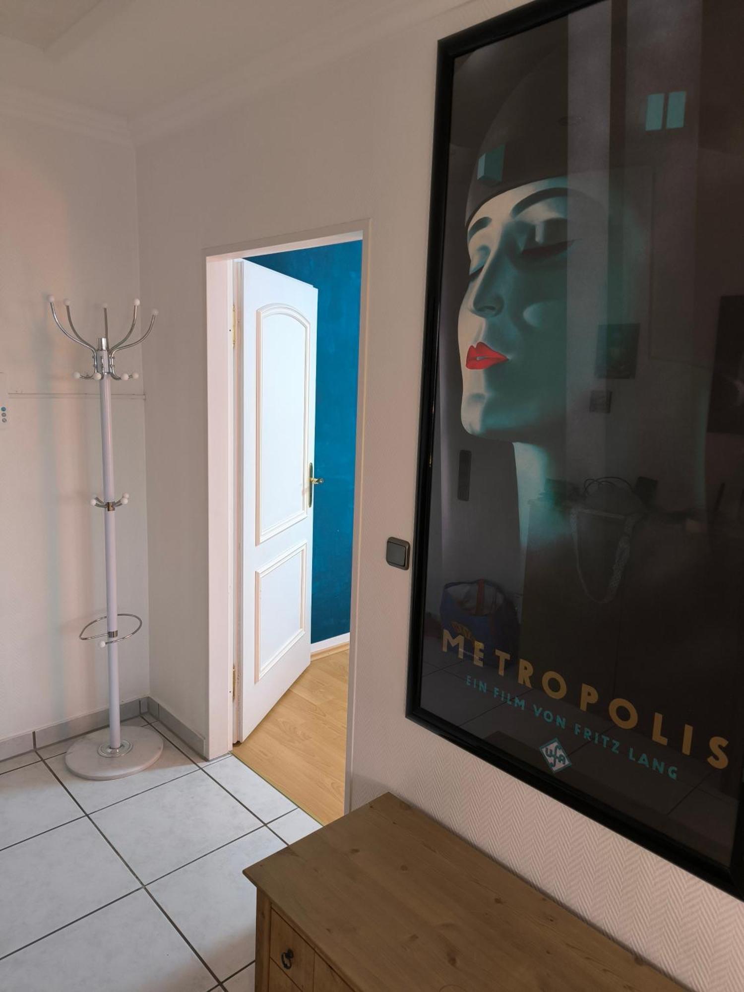 Im Herzen Von Wiesdorf- Blick Auf Das Bayer-Kreuz -Appartement Mit 2 Schlafzimmern-Fuer 3 Personen -Zentral Gelegen - Friedrich Ebert Platz 5A , 4Te Etage - Dachterrasse Und Sauna - Kaution Pflicht - Leverkusen Kültér fotó