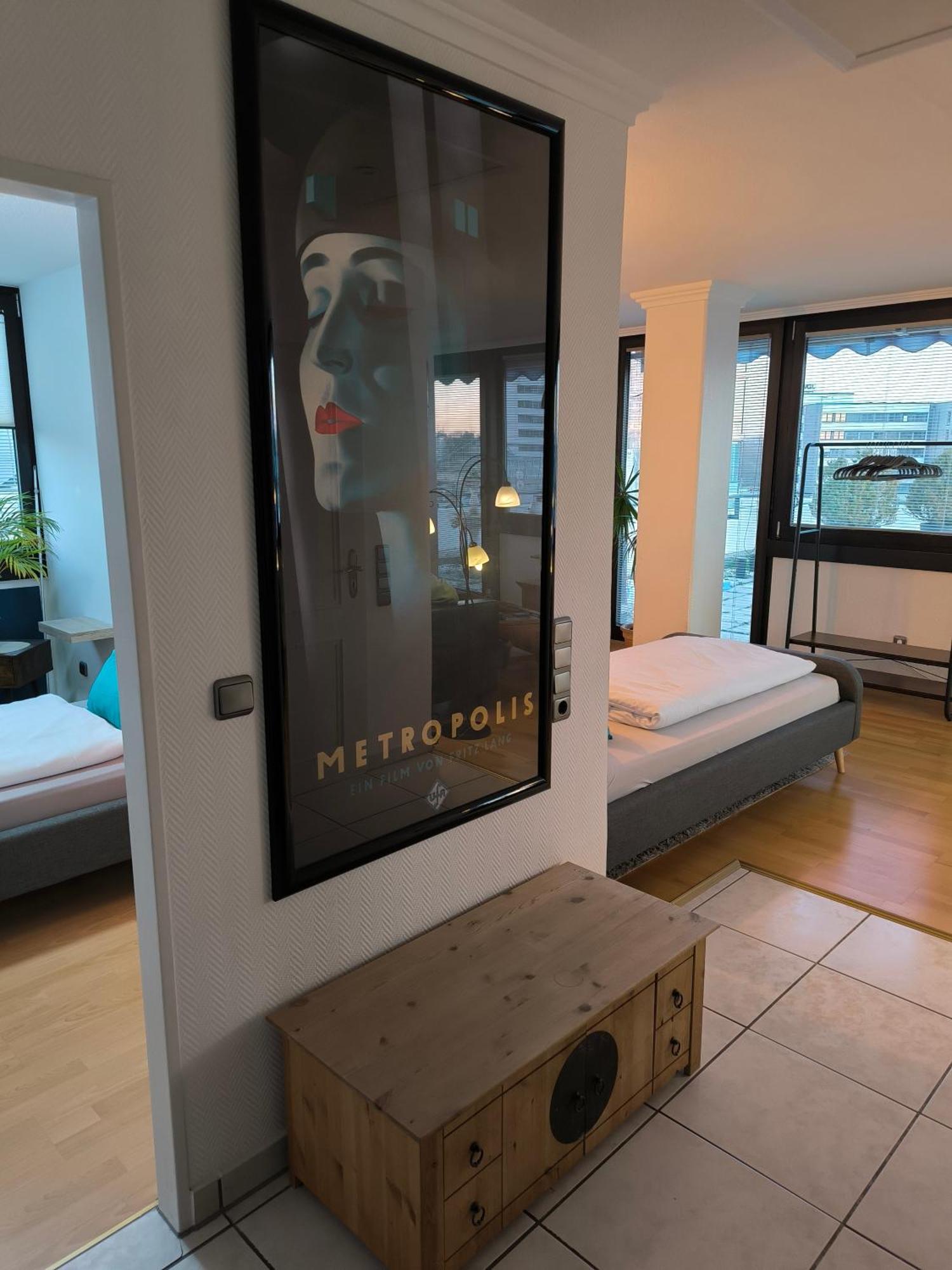 Im Herzen Von Wiesdorf- Blick Auf Das Bayer-Kreuz -Appartement Mit 2 Schlafzimmern-Fuer 3 Personen -Zentral Gelegen - Friedrich Ebert Platz 5A , 4Te Etage - Dachterrasse Und Sauna - Kaution Pflicht - Leverkusen Kültér fotó